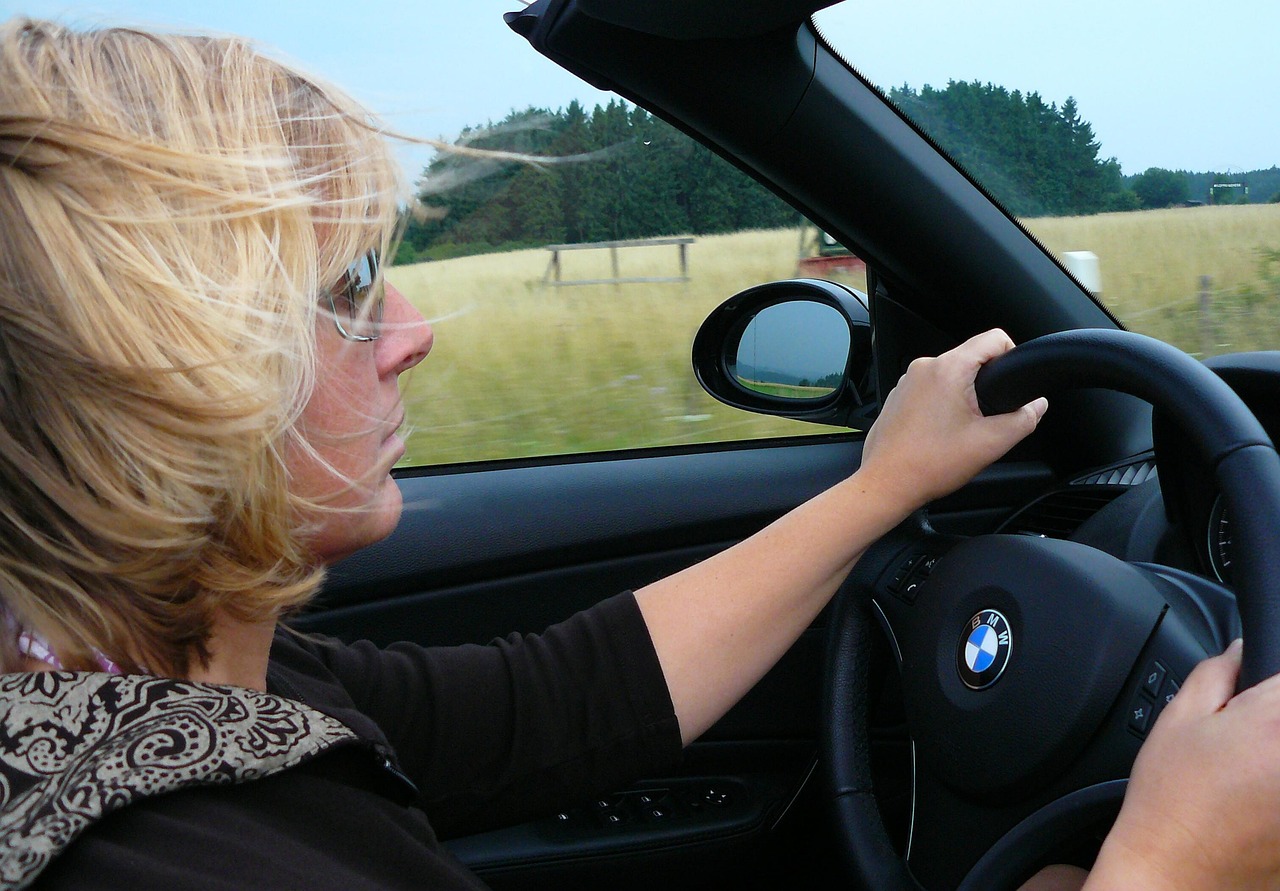 Seguro para Jovens Motoristas: Como Economizar e Dirigir com Segurança
